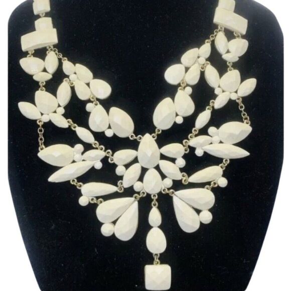 Vintage Off White Floral Imagery Collar Bold Runway Fancy Statement Necklace 26” - Picture 6 of 7